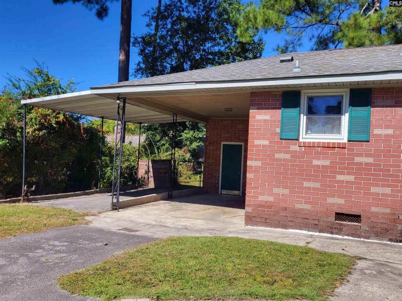 Property image 3 of 928 Indigo Avenue in The Avenues, Cayce, SC 29033-3208