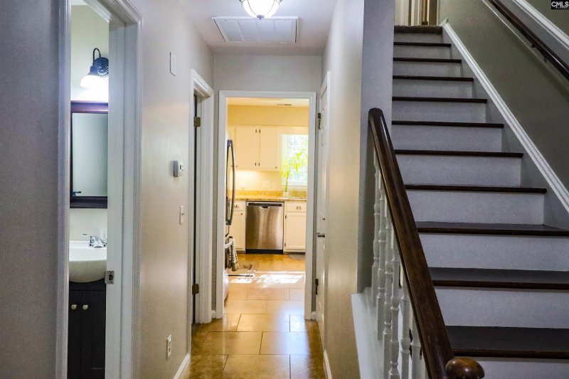 Property image 2 of 104 Devonwood Court in Murraywood, Columbia, SC 29212