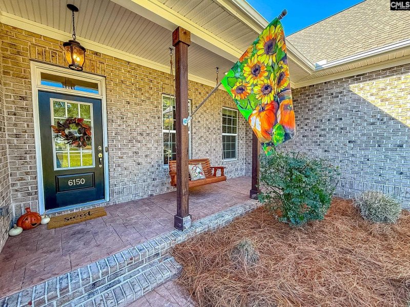 Property image 3 of 6150 Crabtree Road in Forest Lake Estates, Columbia, SC 29206