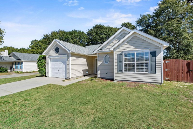 Property image 2 of 128 Crimson Oak Drive in Oak Pointe, Lexington, SC 29072