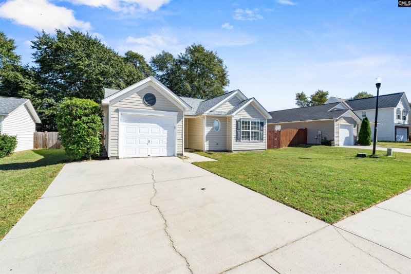 Property image 3 of 128 Crimson Oak Drive in Oak Pointe, Lexington, SC 29072