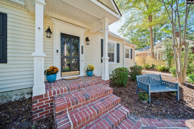 Property image 4 of 2854 Stratford Road in Forest Hills, Columbia, SC 29204