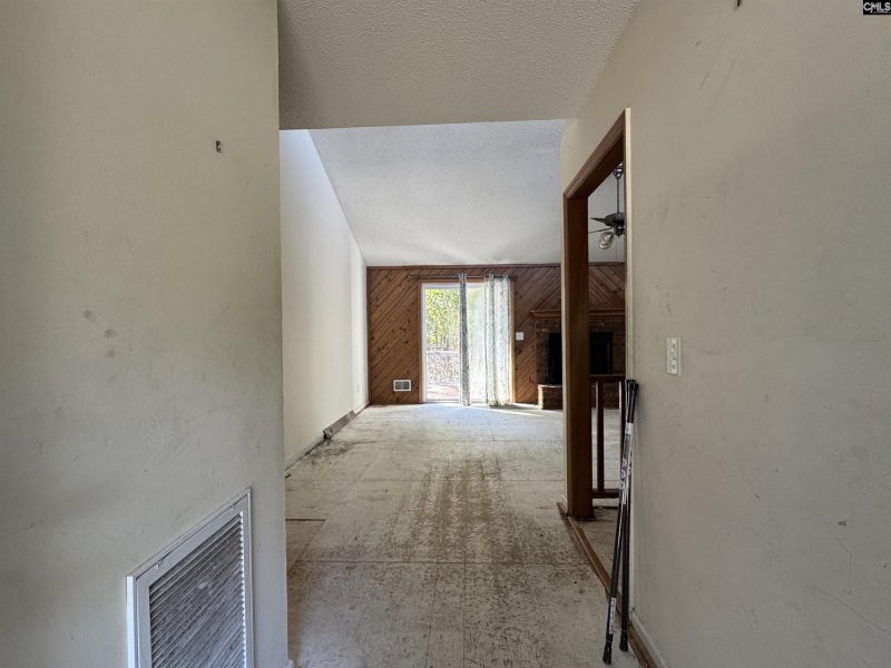 Property image 2 of 146 Darian Drive in Southgate, Lexington, SC 29073