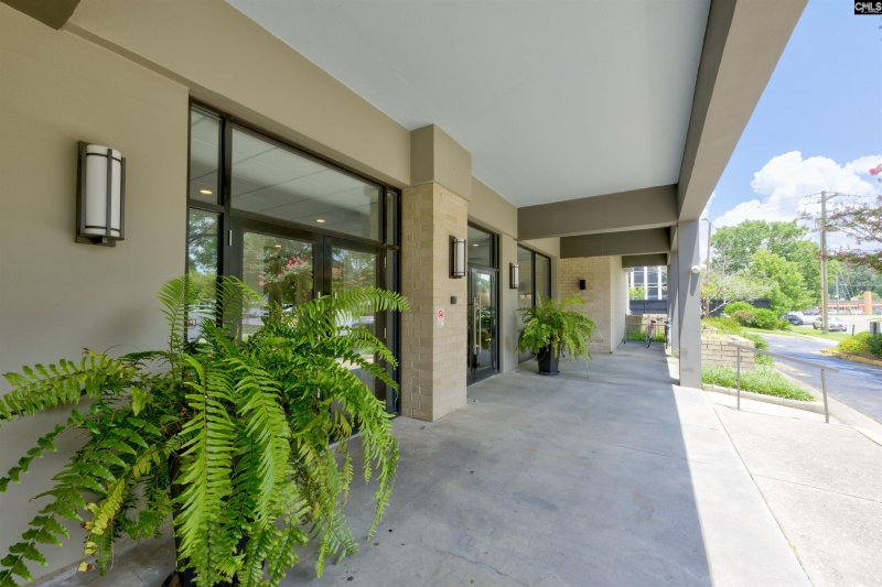 Property image 2 of 619 King Street in Hermitage, Columbia, SC 29205