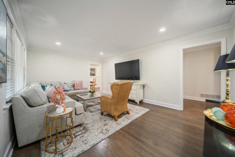 Property image 5 of 1715 Gilvie Avenue in Saluda Gardens, West Columbia, SC 29169