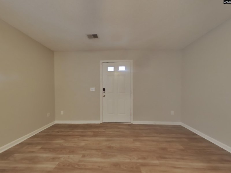 Property image 3 of 129 Honey Tree Road in Honeytree, Columbia, SC 29209-3467