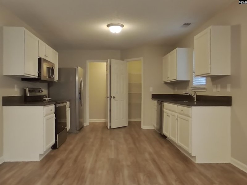 Property image 5 of 129 Honey Tree Road in Honeytree, Columbia, SC 29209-3467