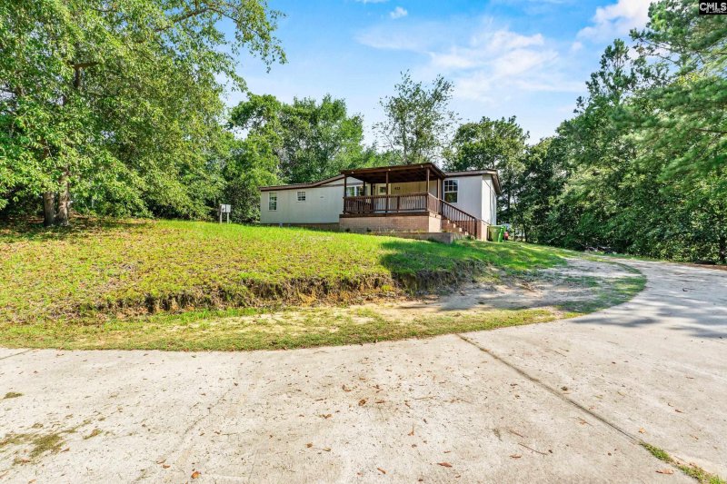 Property image 4 of 413 Wynette Way in Royal Pines Estates, Columbia, SC 29229