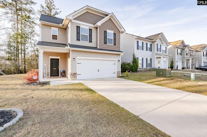 Property image 3 of 909 Magwood Court in Villages At Lakeshore, Columbia, SC 29229