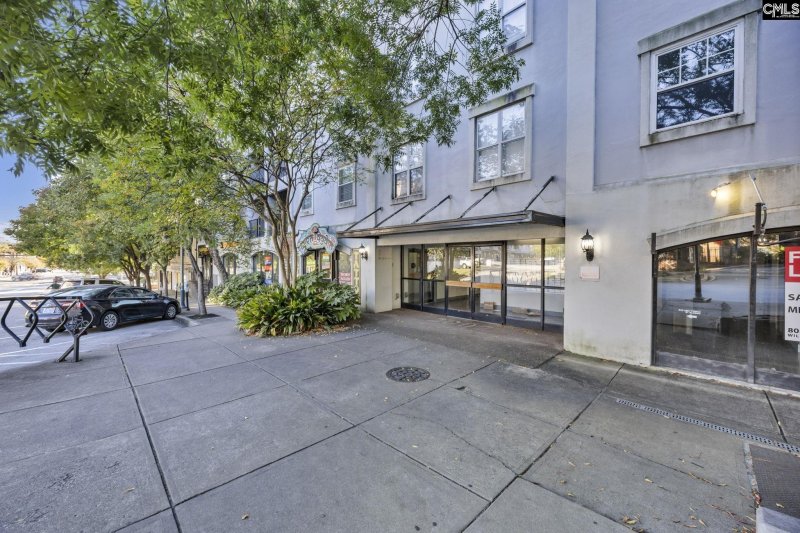 2002 Greene Street 305