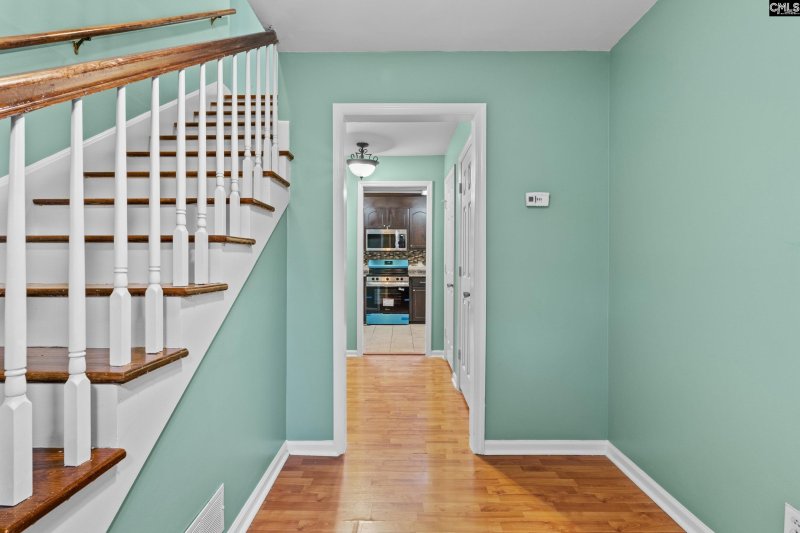 Property image 3 of 2812 Cliffside Drive in Berkeley Forest, Columbia, SC 29209