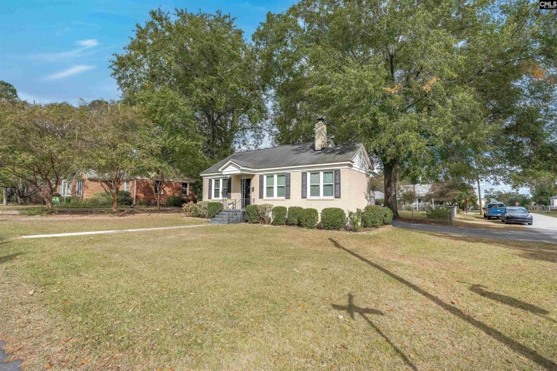 Property image 5 of 1249 Jessamine Street in The Avenues, Cayce, SC 29033