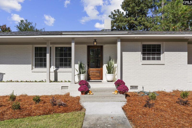 Property image 2 of 1310 Karlaney Avenue in The Avenues, Cayce, SC 29033
