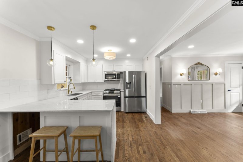 Property image 5 of 1310 Karlaney Avenue in The Avenues, Cayce, SC 29033