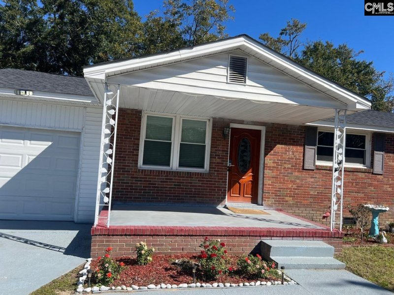 Property image 2 of 638 Carrington Drive in Saluda Park, West Columbia, SC 29169-6517