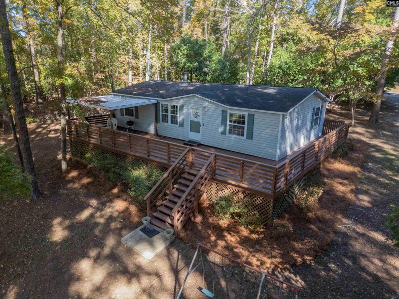 938 Blacksgate Road E