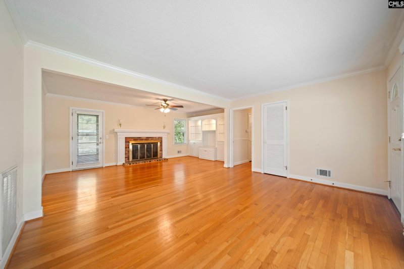 Property image 3 of 612 Kingsbridge Road in Gardendale, Columbia, SC 29210