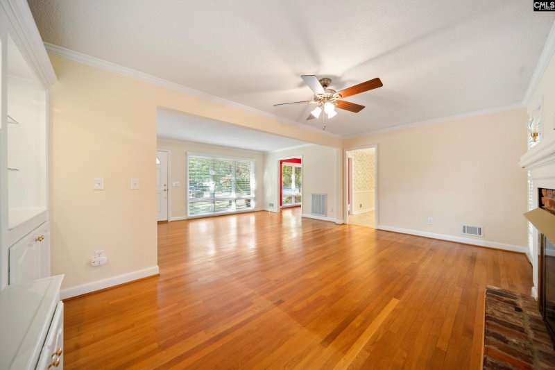 Property image 5 of 612 Kingsbridge Road in Gardendale, Columbia, SC 29210