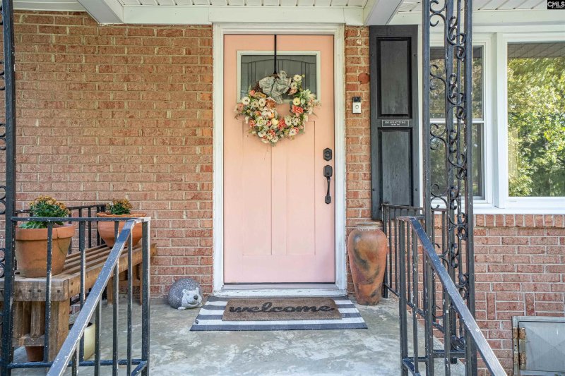 Property image 4 of 816 Fontanna Avenue in Saluda Gardens, West Columbia, SC 29169