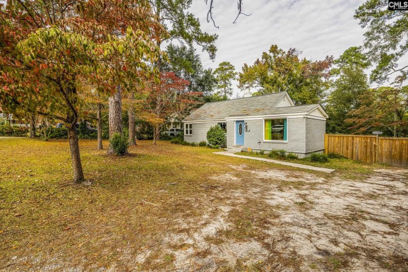 Property image 2 of 3935 Hickory Street in Rosewood, Columbia, SC 29205