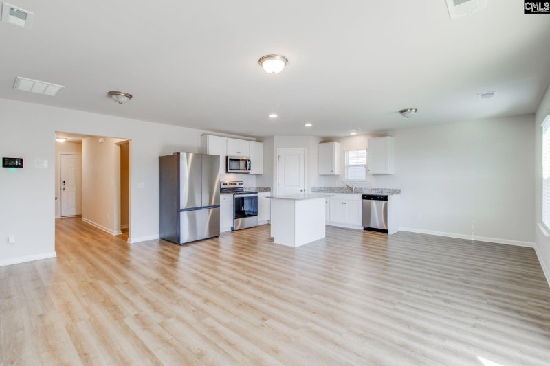 Property image 4 of 1070 Crescent Moon Loop in Savannah Woods, Hopkins, SC 29061