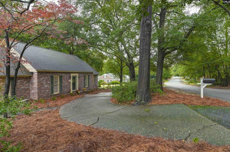 Property image 2 of 3007 Whitehall Road in Forest Hills, Columbia, SC 29204