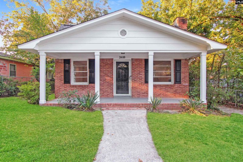 Rochelle Heights, Columbia Community