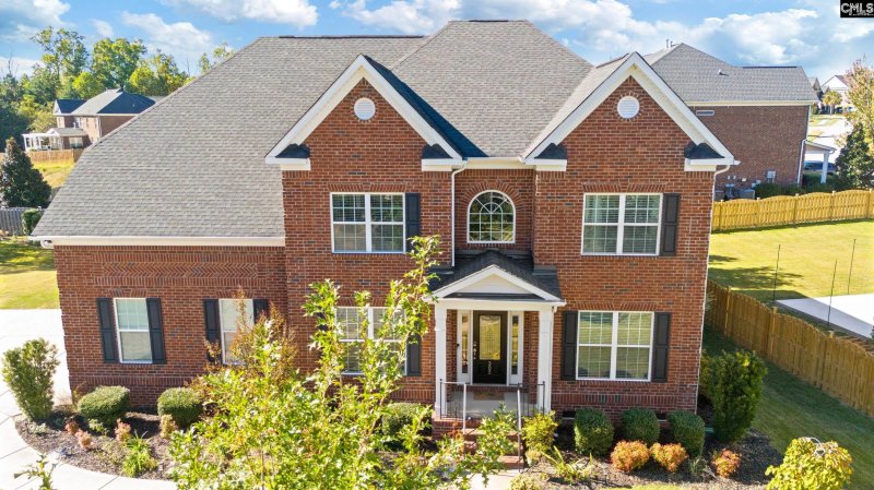 Barr Lake, Lexington Community