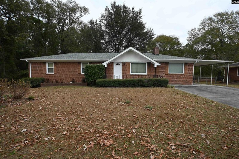 Churchill Heights, Cayce Community