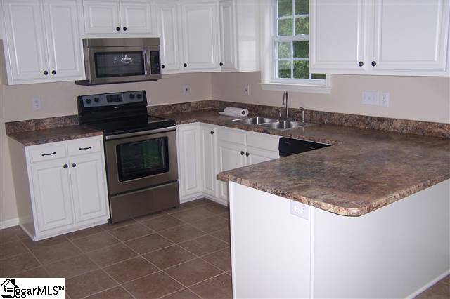 Property image 5 at 8 Anson Ct, Simpsonville, SC 29681