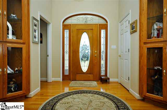 Property image 2 at 101 Deerpath Ct, Greenville, SC 29617