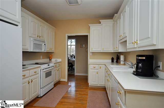 Property image 4 at 101 Deerpath Ct, Greenville, SC 29617