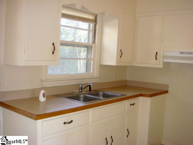 Property image 3 at 72 N Estates Drive, Greenville, SC 29605