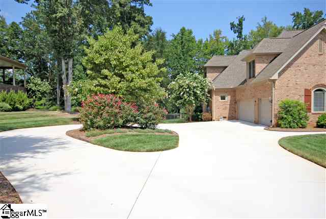 Property image 2 at 10 SANIBEL OAKS DR, Simpsonville, SC 29680