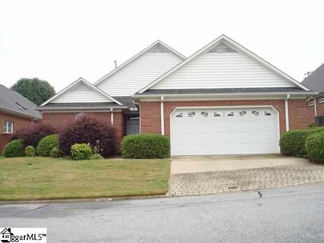 102 Greenview Circle