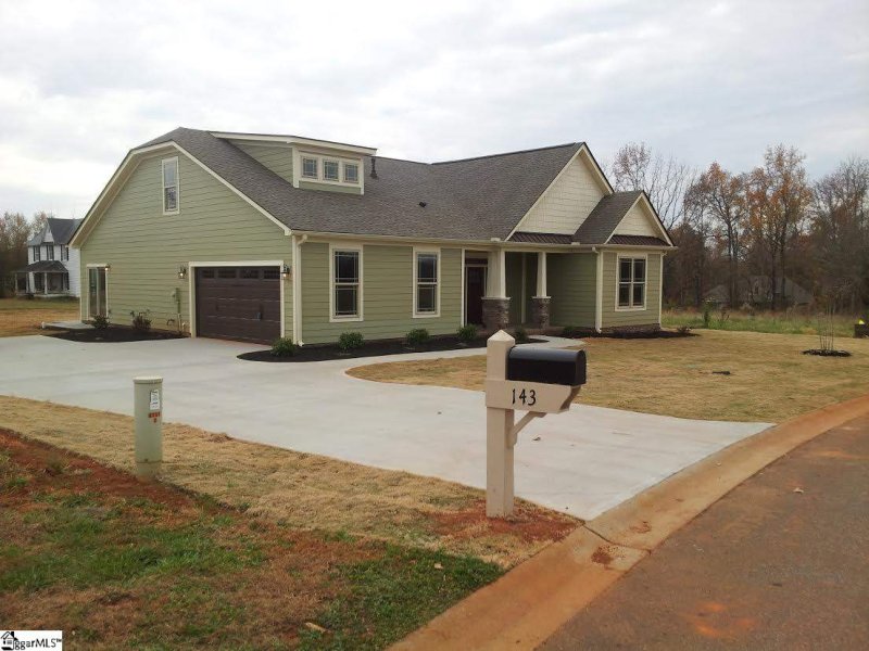 Property image 3 at 143 Providence Pointe Lane, Wellford, SC 29685