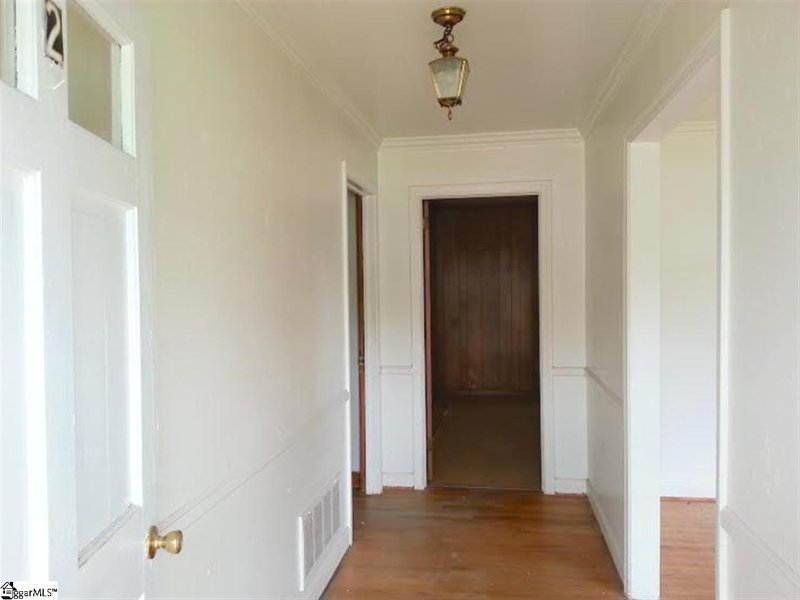 Property image 2 at 2 Edwards Road, Greenville, SC 29615