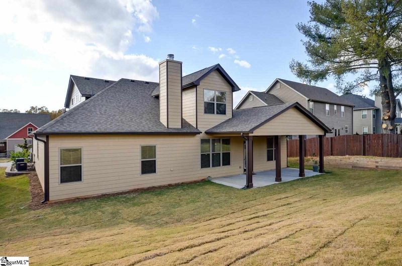 Property image 3 at 131 Notting Hill Lane, Greer, SC 29651