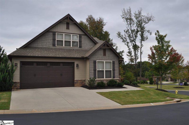 Property image 2 at 29 Litten Way, Greenville, SC 29615