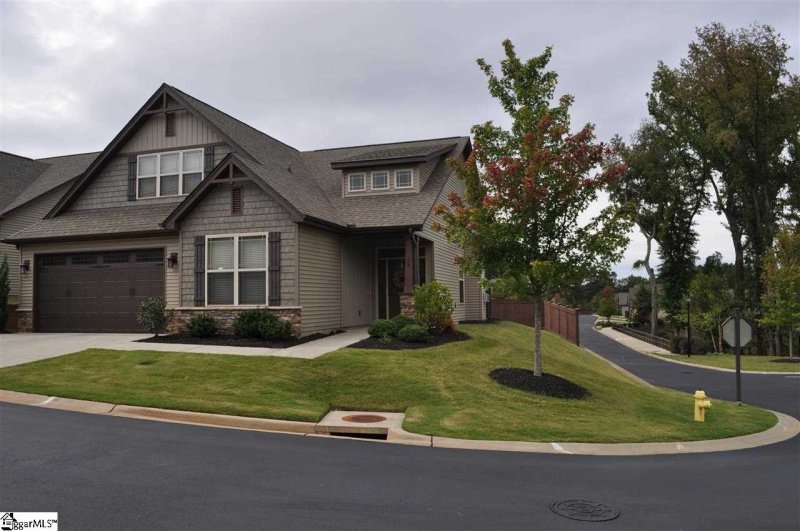 Property image 3 at 29 Litten Way, Greenville, SC 29615