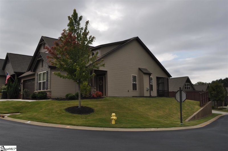 Property image 4 at 29 Litten Way, Greenville, SC 29615