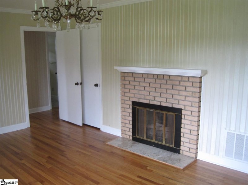 Property image 3 at 300 Reeves Drive, Simpsonville, SC 29681