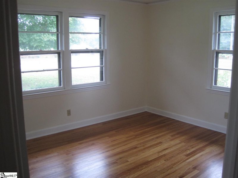 Property image 5 at 300 Reeves Drive, Simpsonville, SC 29681