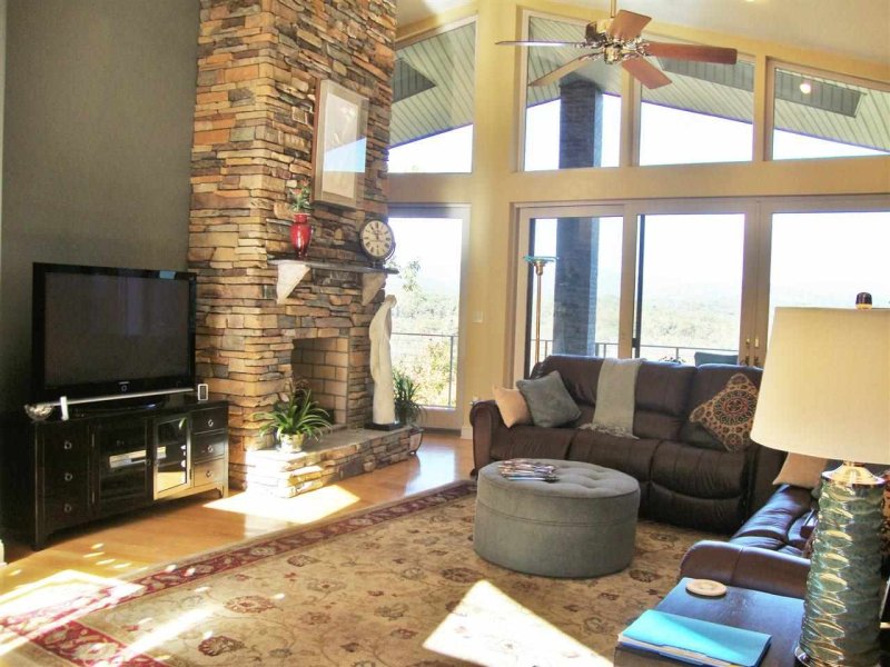 Property image 2 at 230 Bay View Drive, Salem, SC 29676