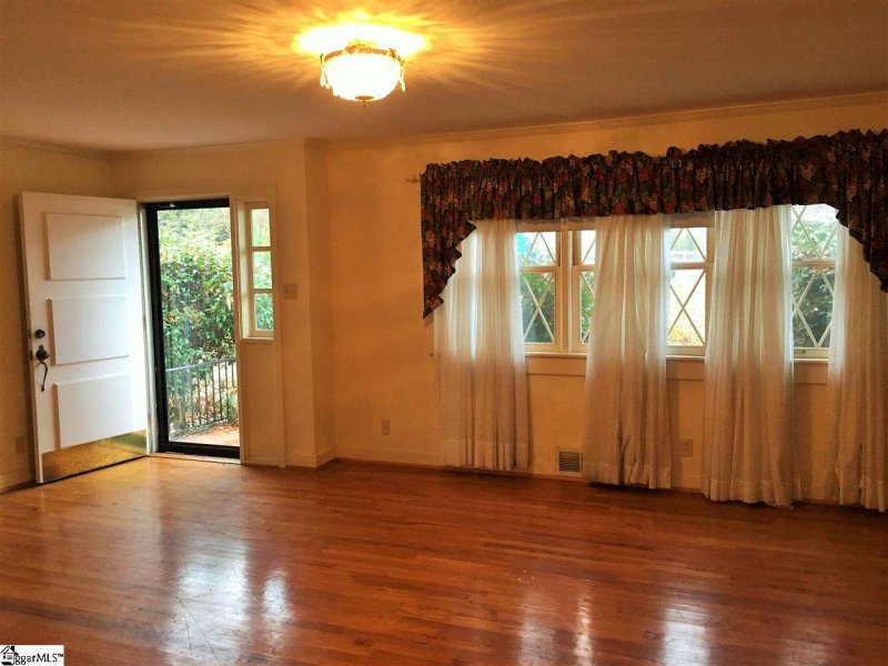 Property image 2 at 105 Hamilton Avenue, Spartanburg, SC 29302