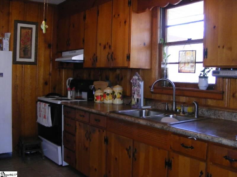 Property image 5 at 206 Crescent Drive, Laurens, SC 29360