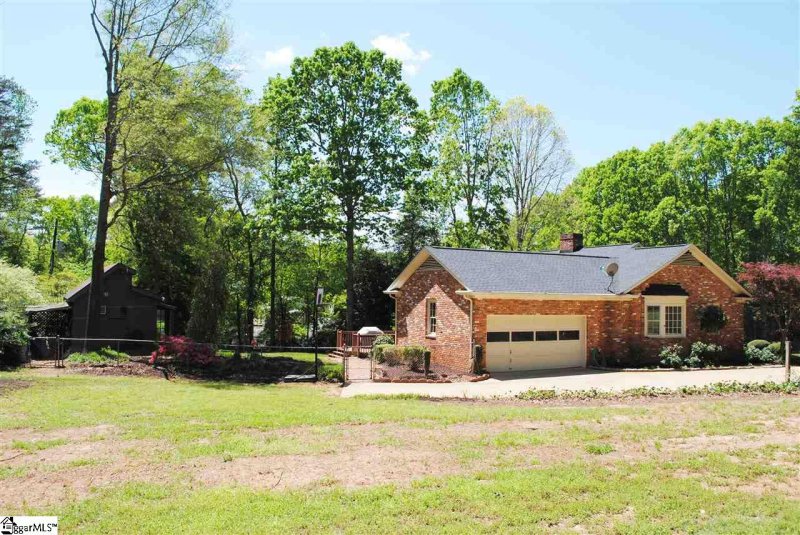 Property image 5 at 804 Somerset Place, Spartanburg, SC 29301