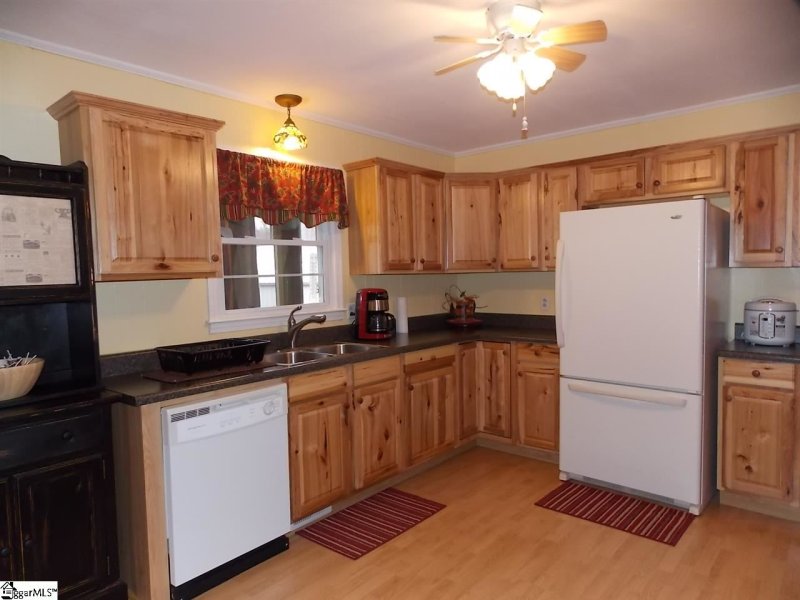 Property image 3 at 253 Clearview Circle, Travelers Rest, SC 29690