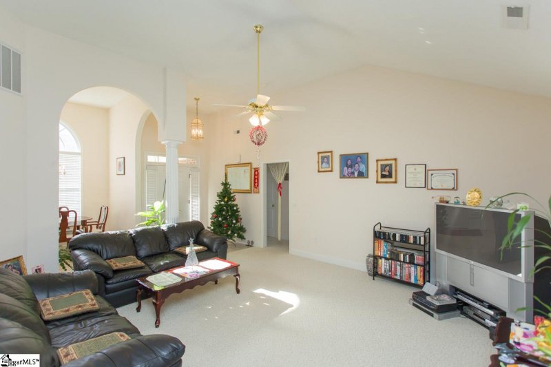 Property image 3 at 211 Saint Croix Court, Greer, SC 29651