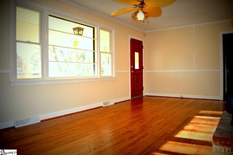 Property image 2 at 120 Holland Street, Simpsonville, SC 29681